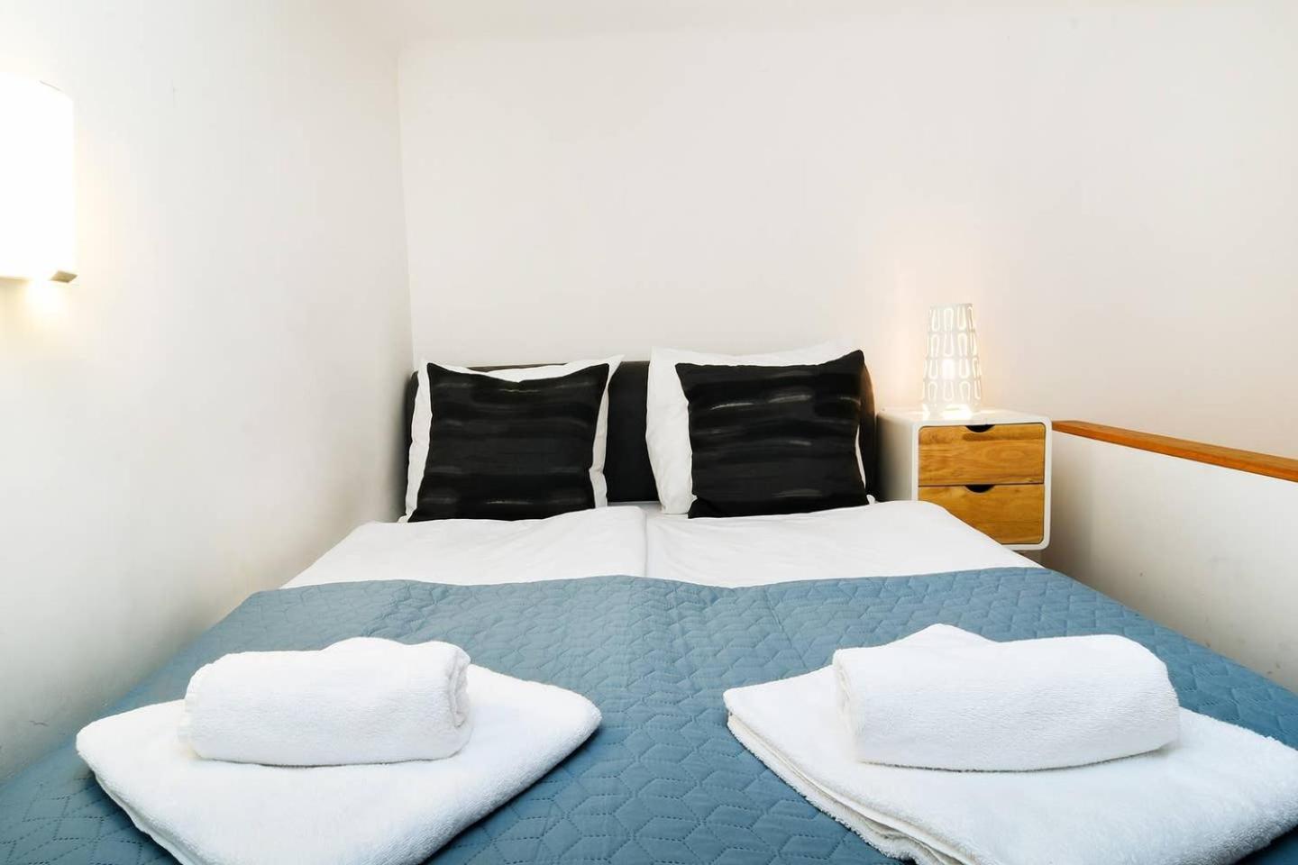 Central & Colorful Studio With Air Conditioning Budapest Exterior photo